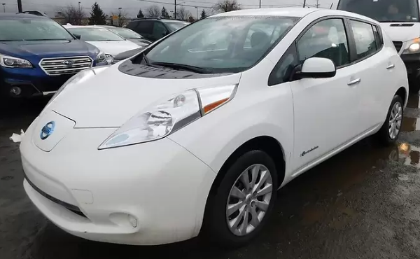 2016 NISSAN LEAF